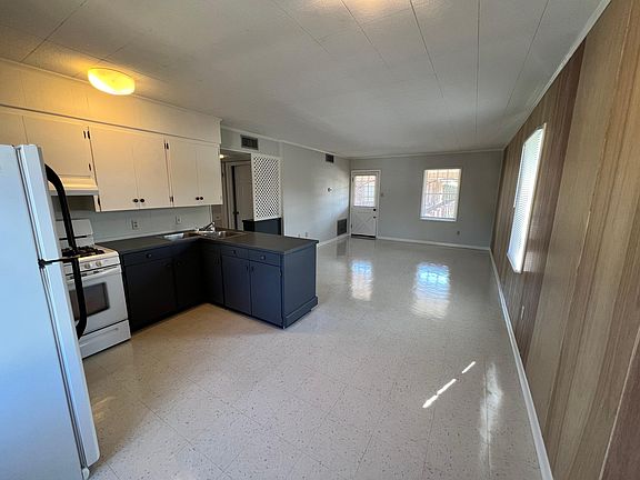 4th image of 566 Goode St APT C