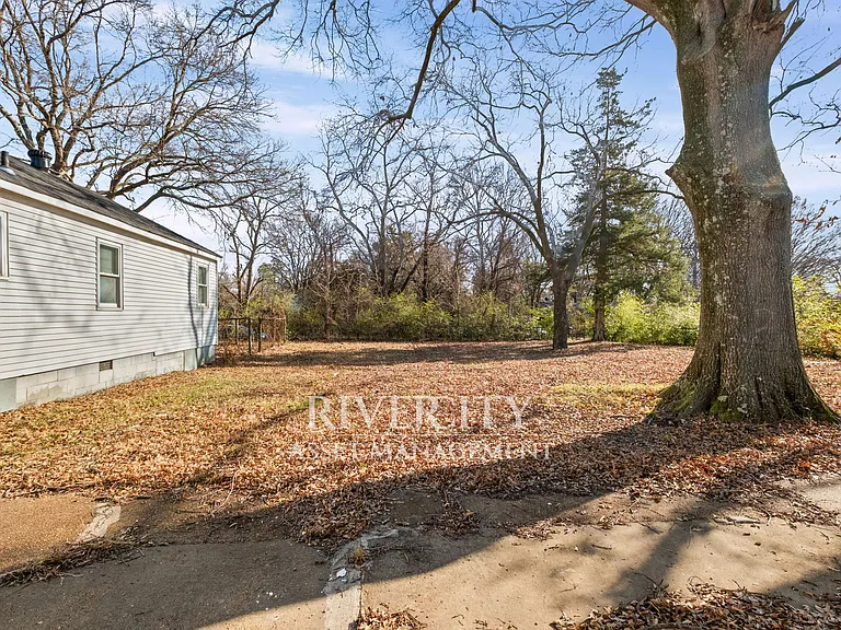 2019 Driftwood Ave — Photo 29