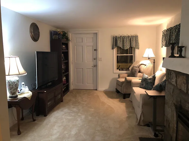 Silver Beech Dr — Photo 1