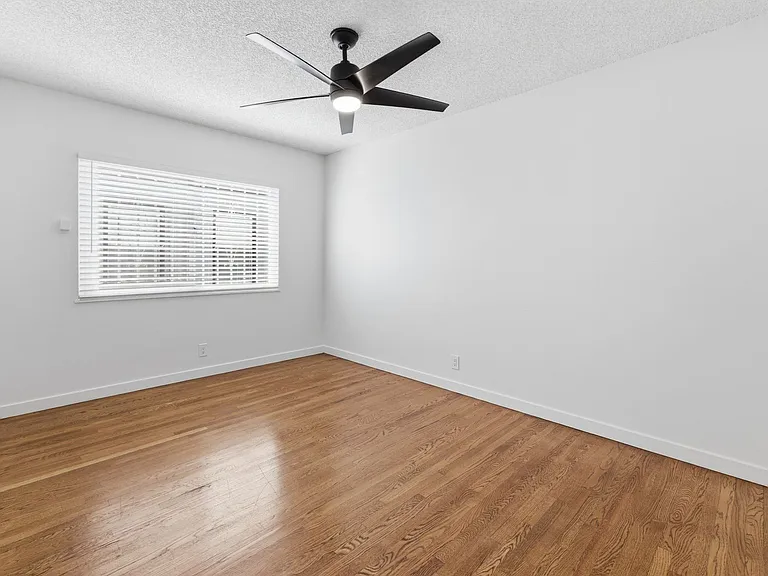 1721 E Appleton St — Photo 9