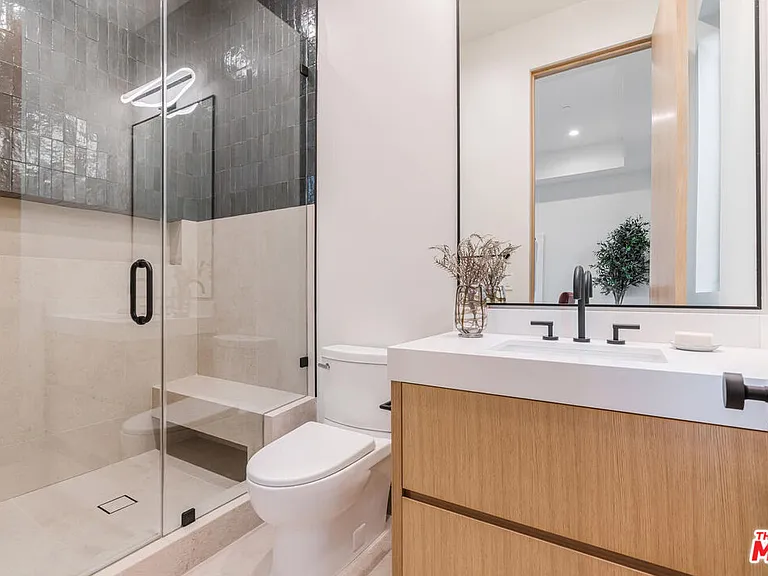5064 Encino Ave — Photo 24