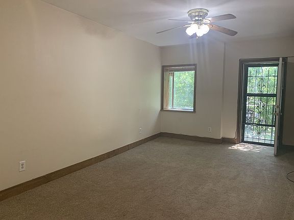 3rd image of 3018 Ellwood Ave APT 4