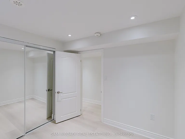 5489 Festival Dr — Photo 14