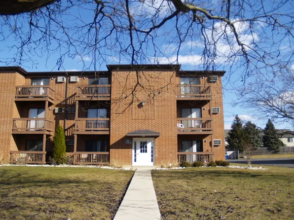 1031 Spruce St APT 3B, Glendale Heights, IL 60139