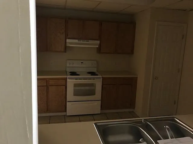 3 bed, 1200 sqft, $1,295 — Photo 2