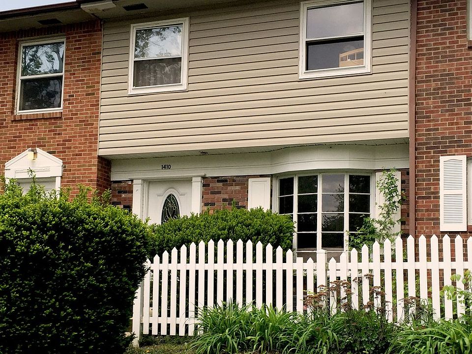 1st image of 1515 Lincolnshire Dr #345