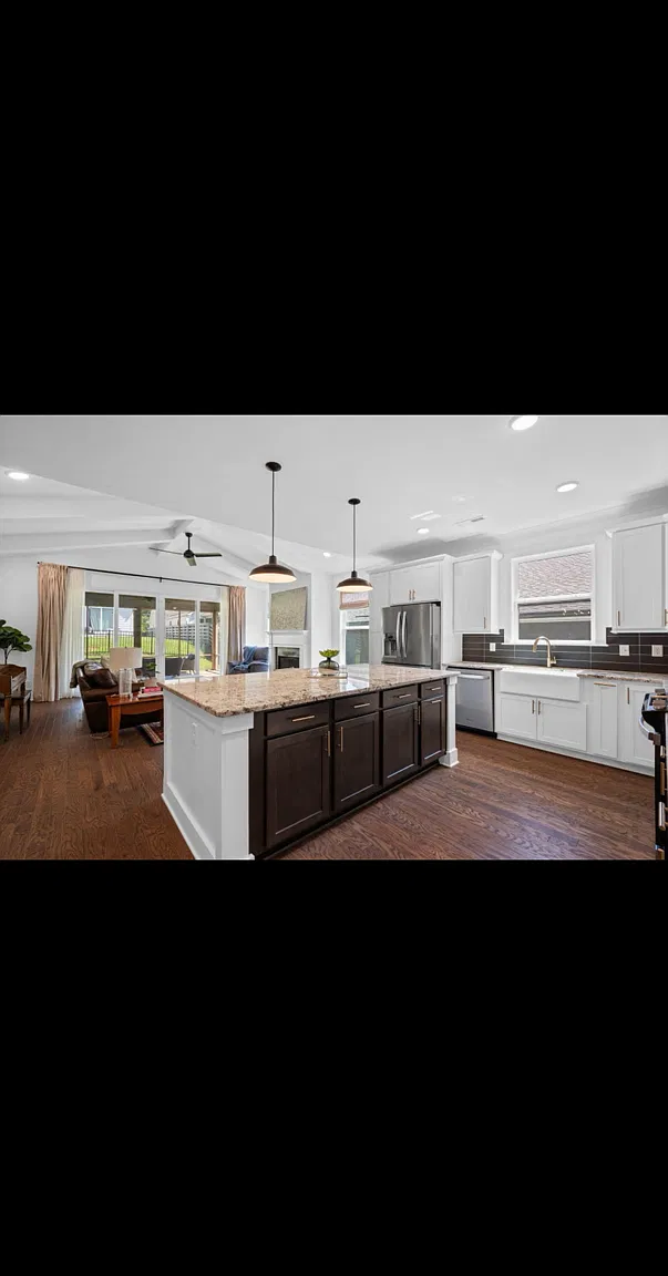 3 bed, 1964 sqft, $2,650 — Photo 3