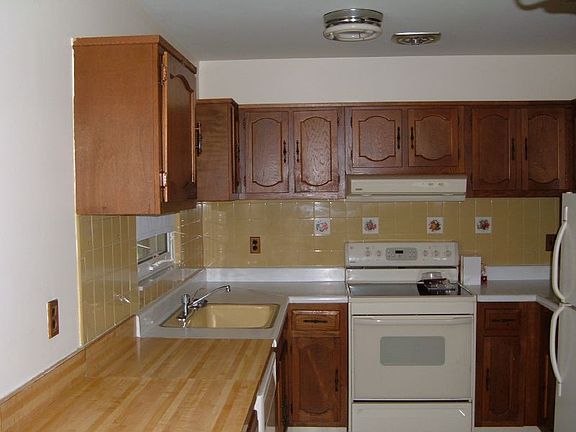 2nd image of 155B Hudson Pkwy