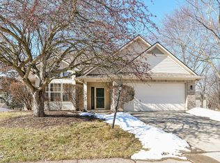 8693 Buffett Pkwy, Fishers, IN 46038