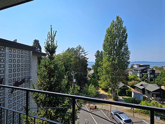 4th image of 7004 Murray Ave SW #201