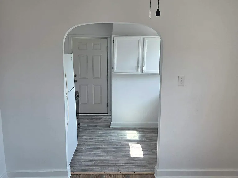 404 Walnut St #B — Photo 8