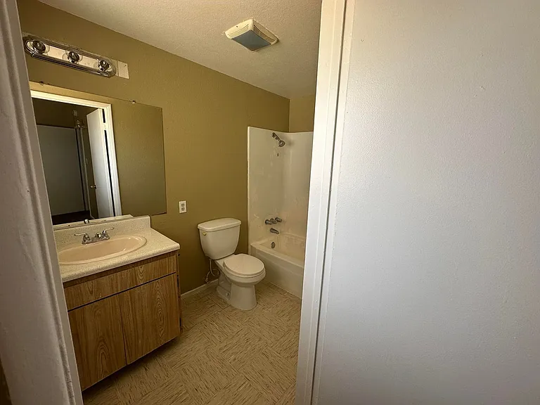 316 Palm Dr — Photo 14