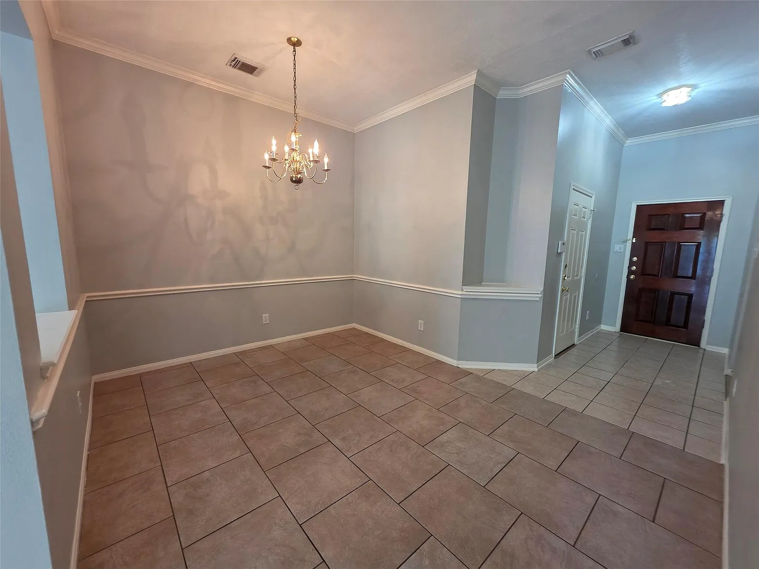 3 bed, 2.0 bath, 1647 sqft, $2,395 — Photo 3