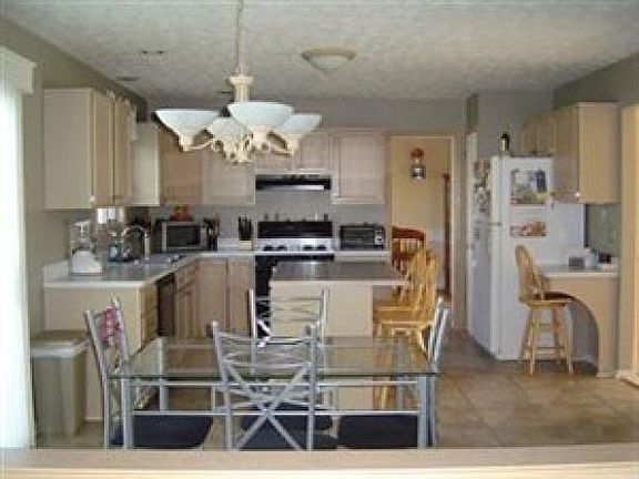 3rd image of 5926 Province Ct