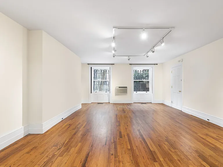 32 Remsen St #1F — Photo 1