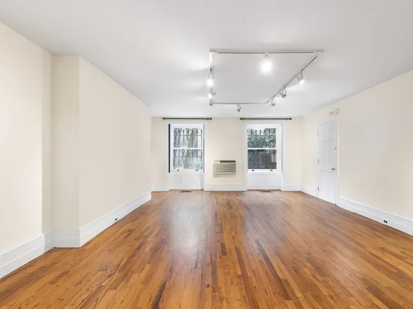 32 Remsen Street image 1 of 17