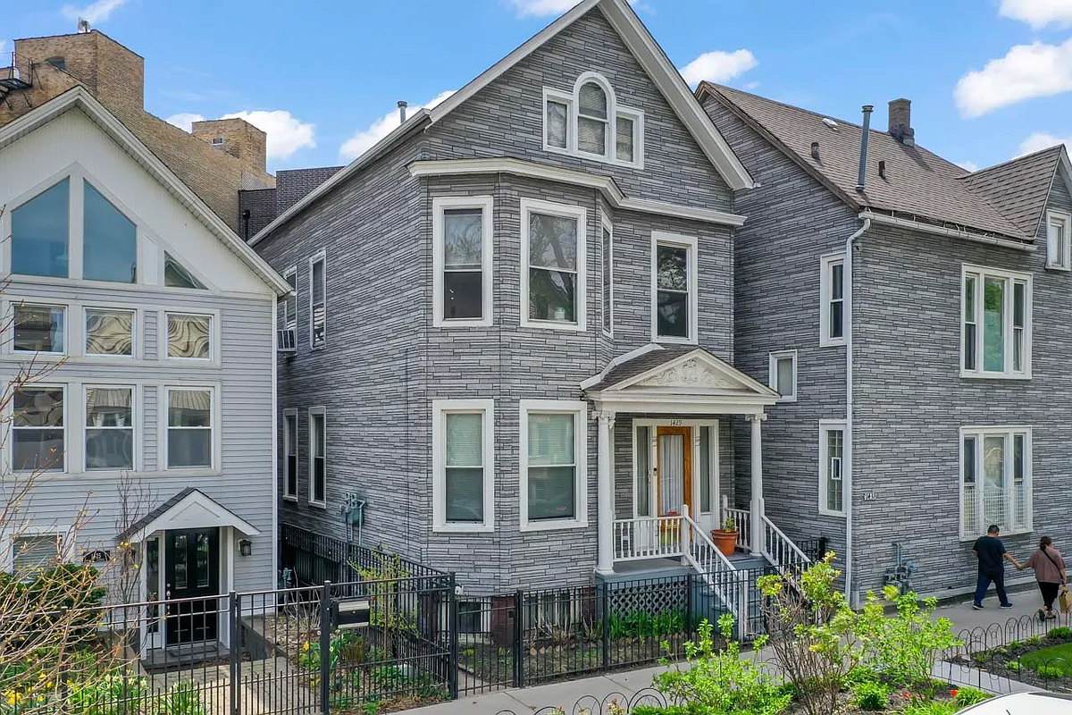 Building Photo - 1429 W Barry Ave #1