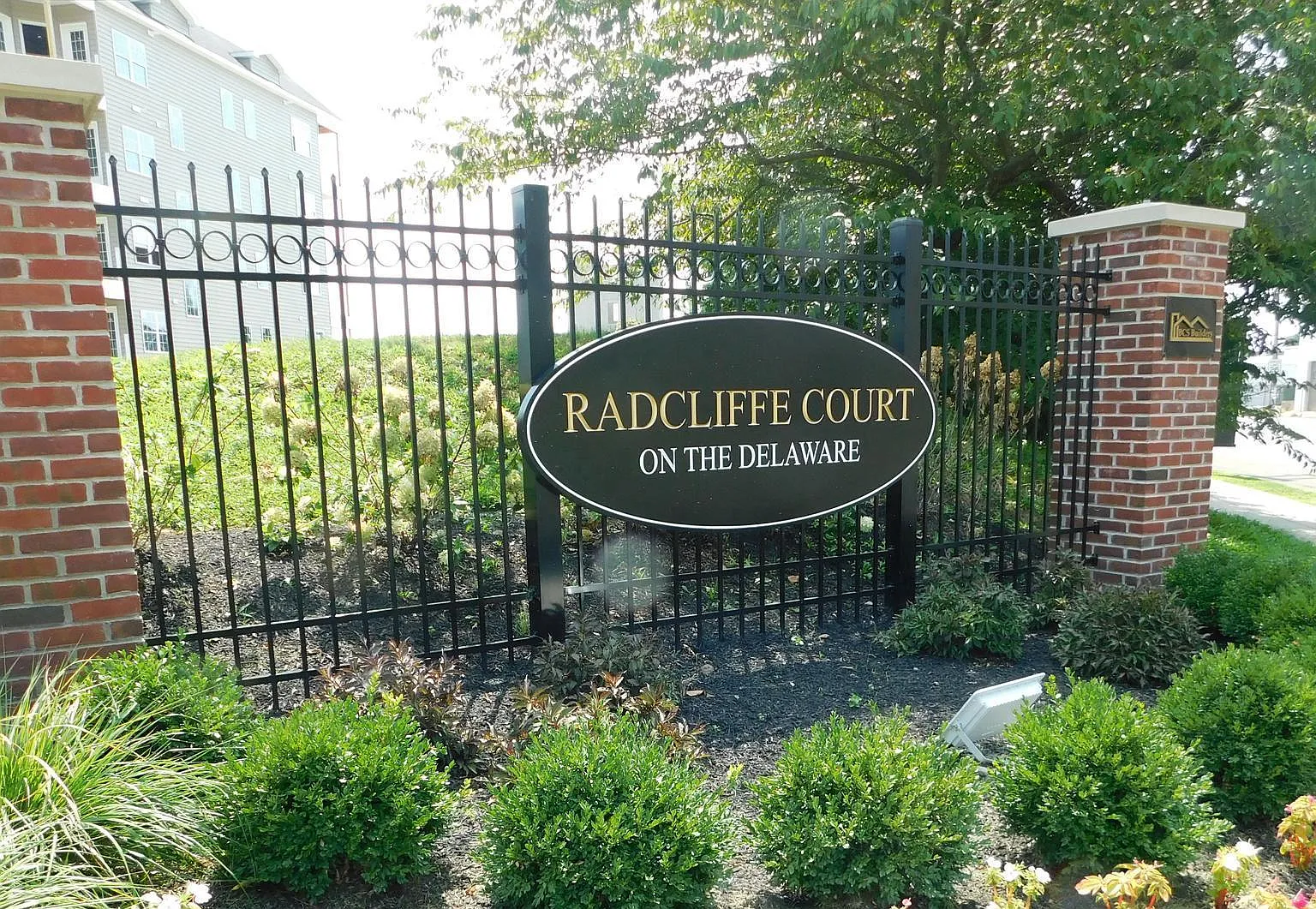 3 bed, 4.0 bath, 2253 sqft, $3,500 — Photo 2