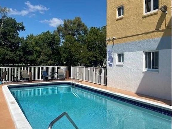 4th image of 1400 NE 56th St APT 113