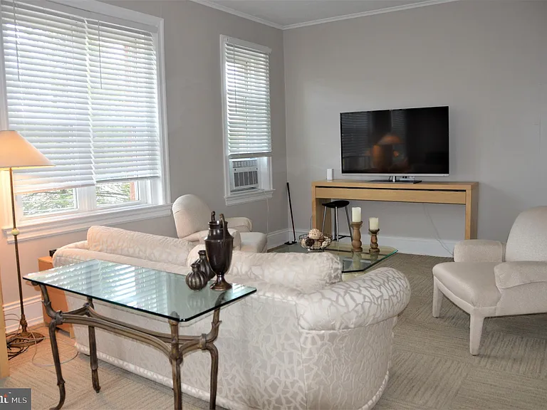 3 S Sillyman St — Photo 1