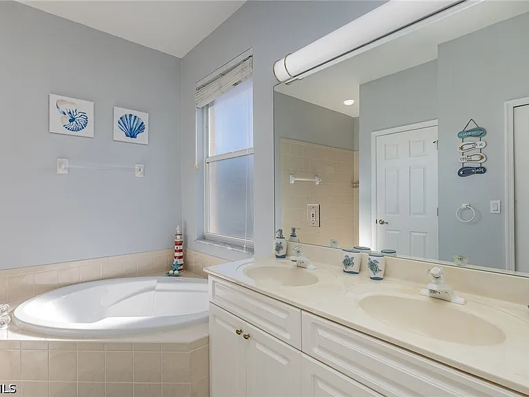 532 W Archer Pkwy — Photo 14