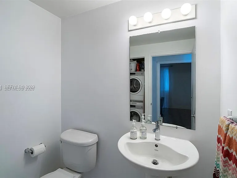 601 NE 36th St #2910 — Photo 11