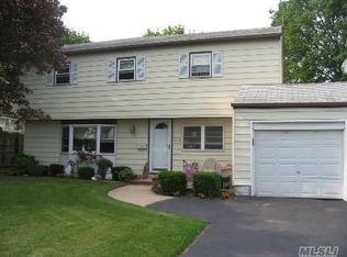 613 Peconic Ave, West Babylon, NY 11704