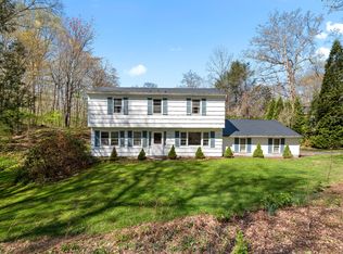 59 Arrowhead Way, Woodbury, CT 06798