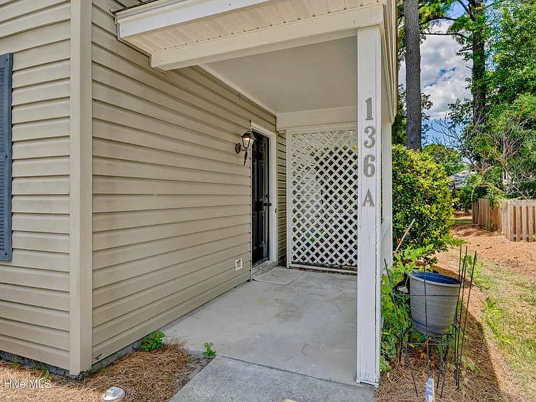 136 Lullwater Dr #A — Photo 3