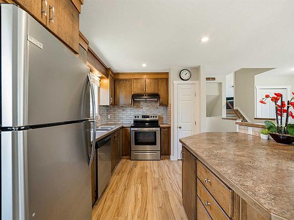 4th image of 10 E Trent Rd W