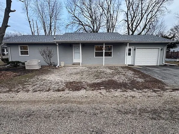 206 N Court St, Flanagan, IL 61740