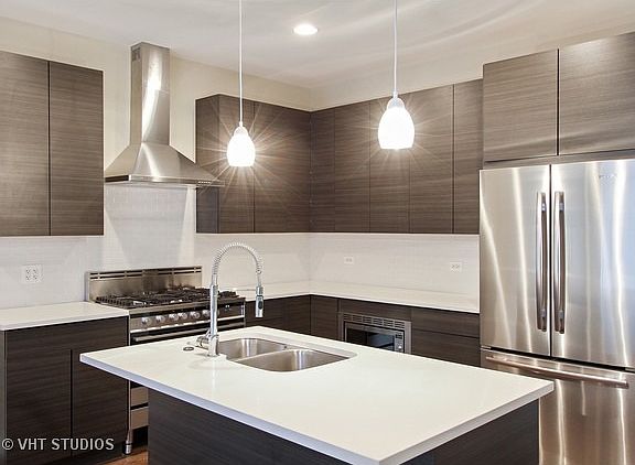 3rd image of 1643 N Rockwell St #1