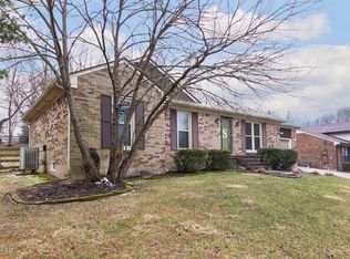 12008 Springmeadow Ln, Goshen, KY 40026