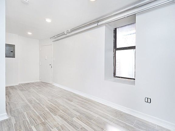 4th image of 1253 Saint Nicholas Ave APT B1
