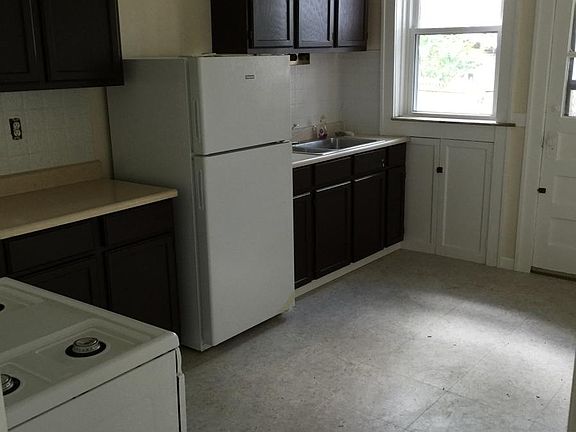 4th image of 6022 Dewey Ave