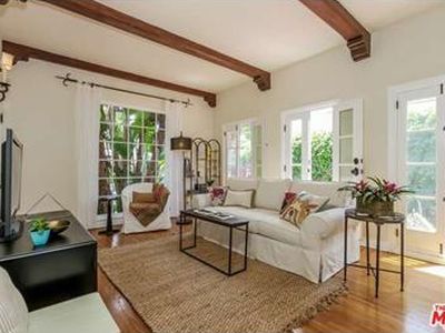411 N Almont Dr, West Hollywood, CA, 90048