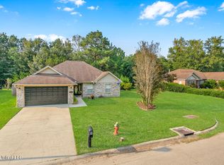 16 Crimson Ln, Picayune, MS 39466