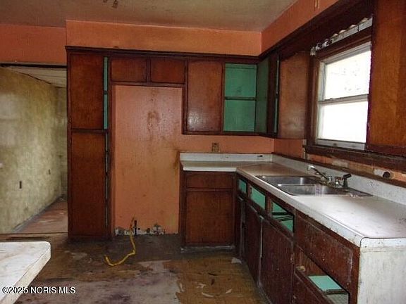 3rd image of 107 N Frazier St