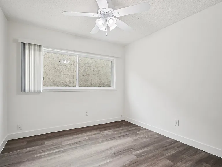 1130 Marine Avenue — Photo 15