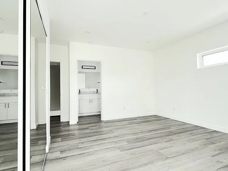 1260 Leighton Ave — Photo 6