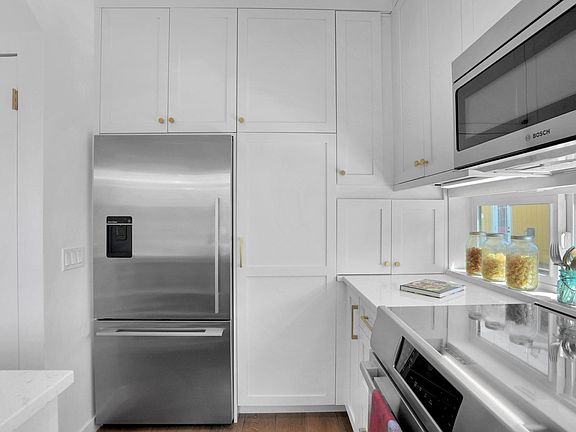 2nd image of 2235 Fairview Ave E APT 9