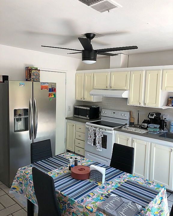 2nd image of 2130 Campbell Dr