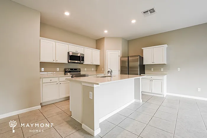 2681 Island Pond Rd — Photo 6
