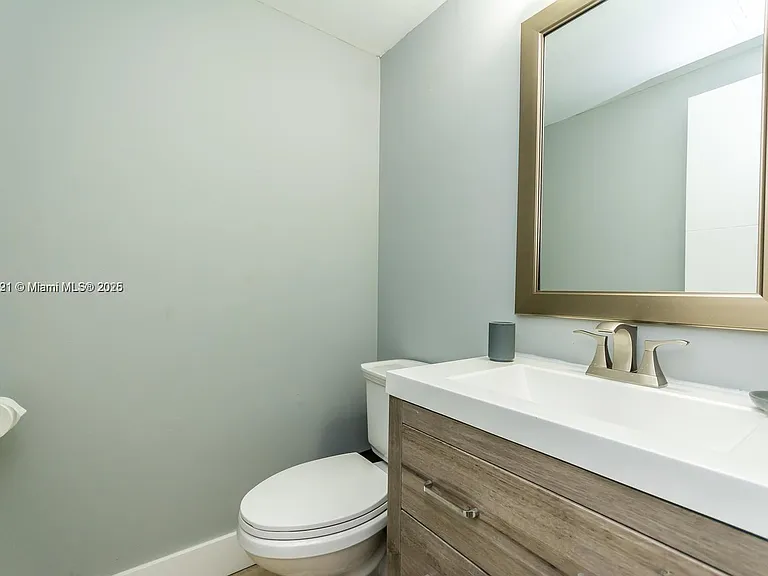 17620 Atlantic Blvd #519 — Photo 6