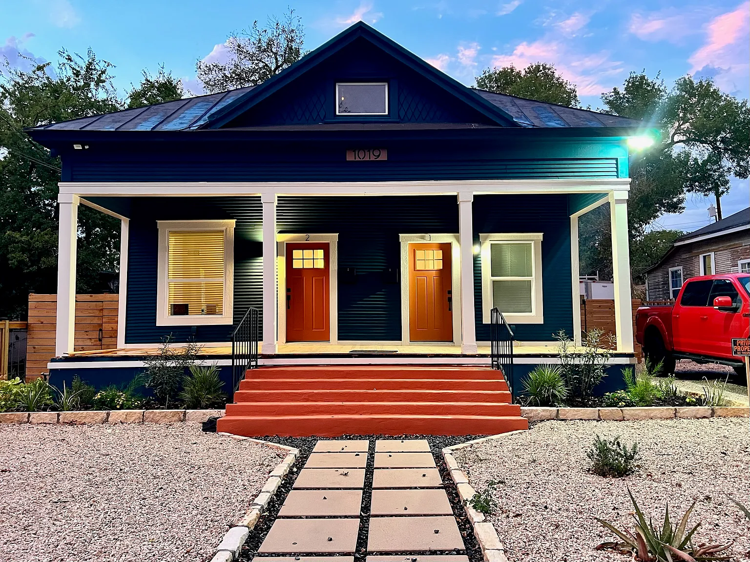 2 bed, 800 sqft, $1,300 — Photo 1