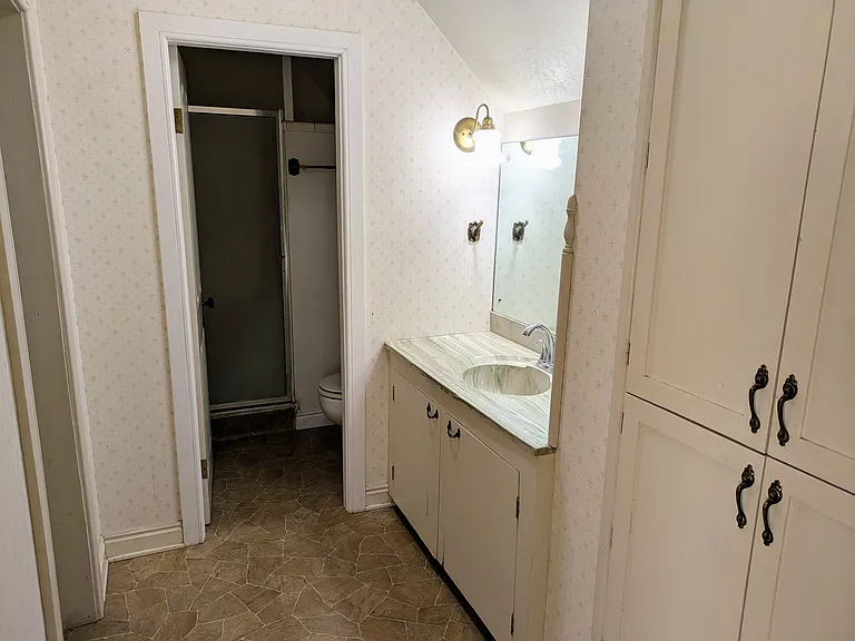 169 S 200 W — Photo 14