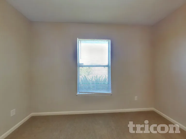 391 Summit Dr — Photo 10