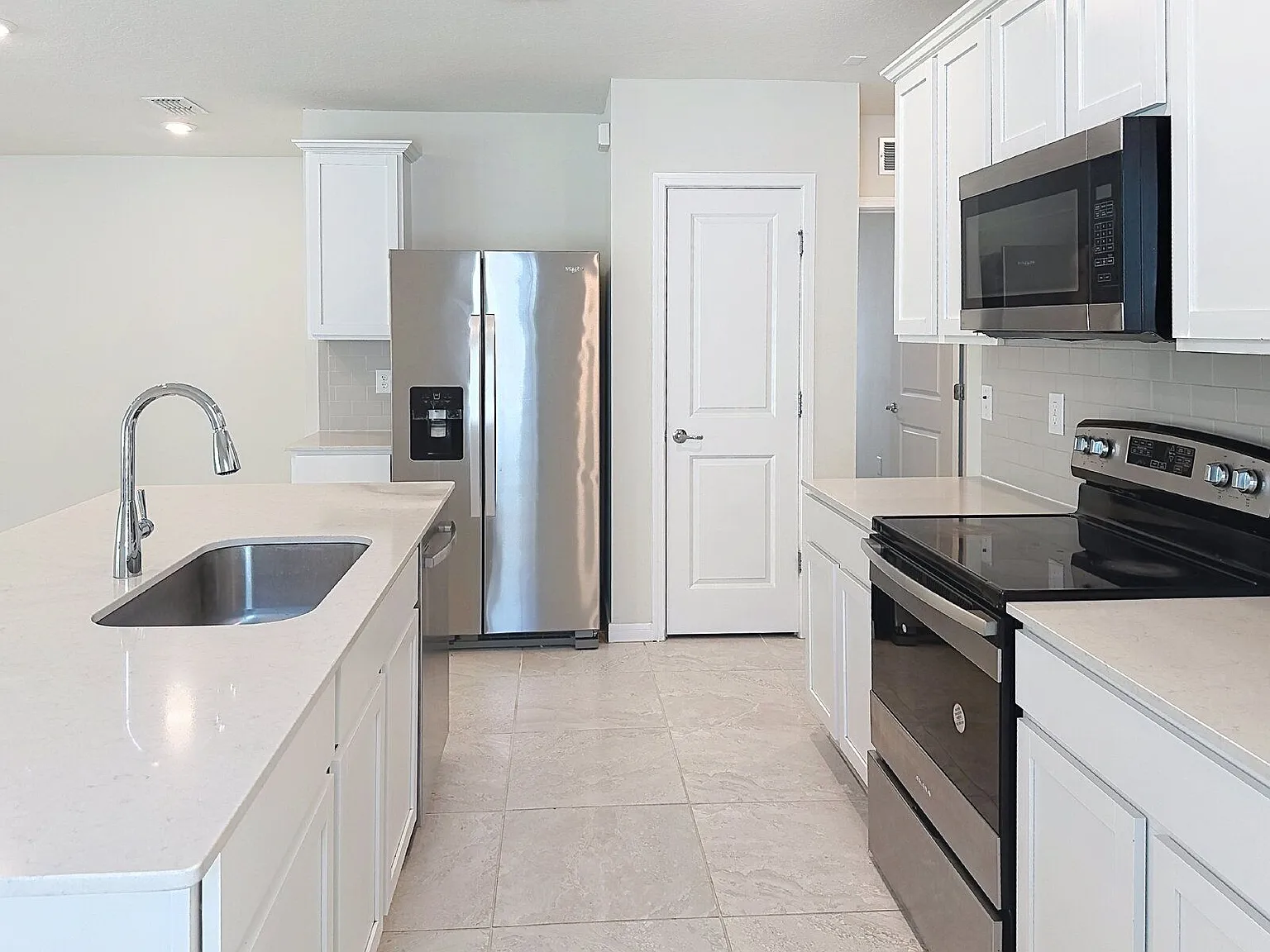4 bed, 2.0 bath, 1580 sqft, $2,300 — Photo 4