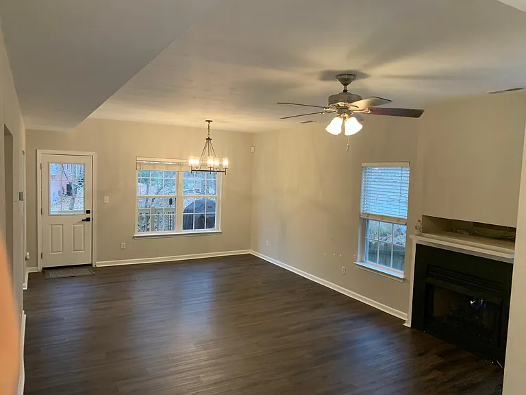 113 N Gum Ave — Photo 3