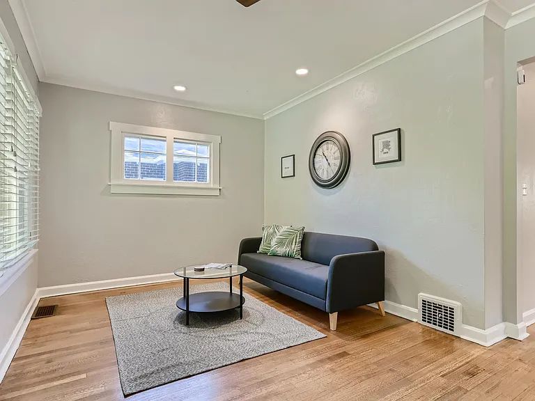 860 Adams St — Photo 7